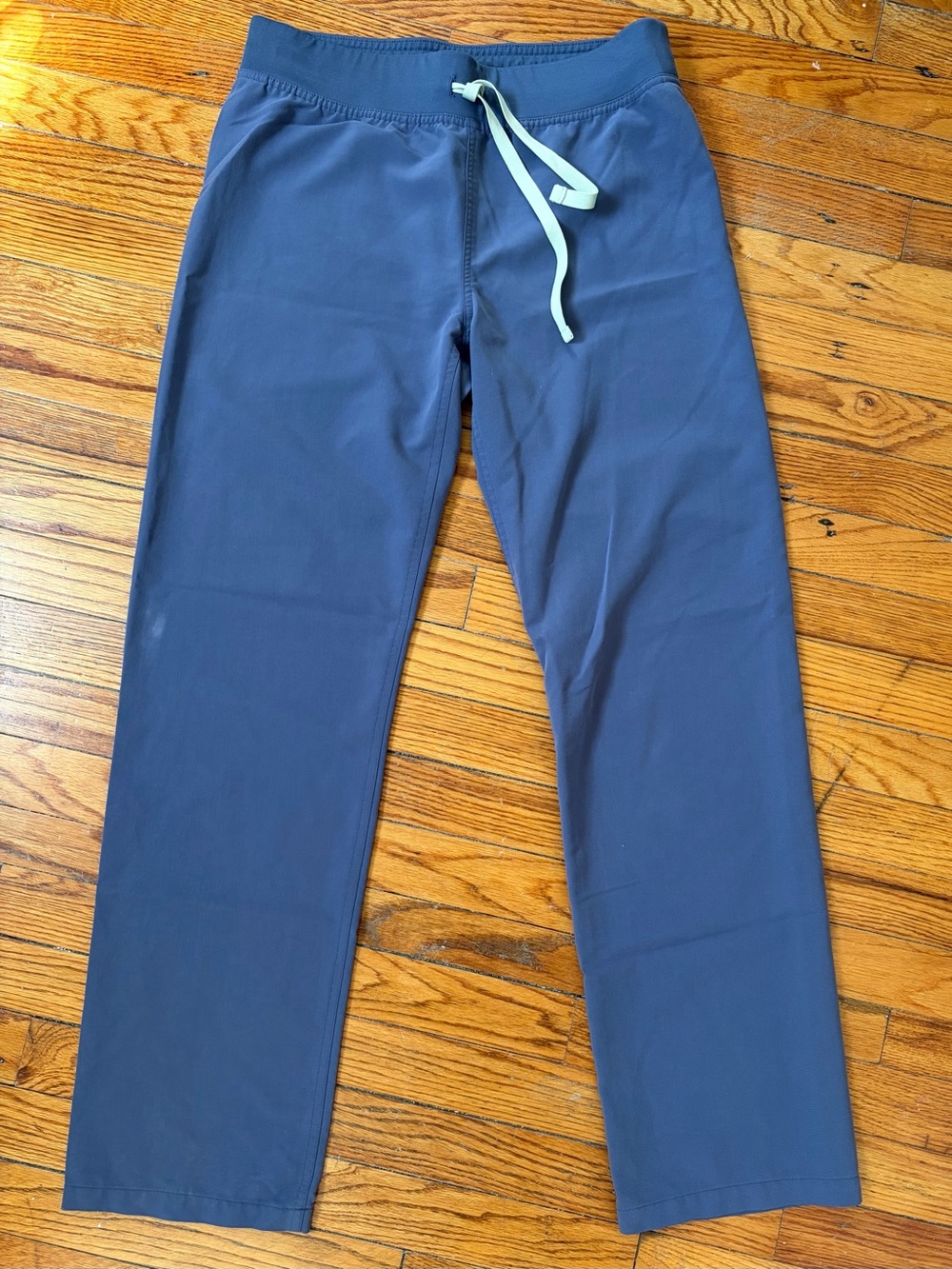 FIGS Space Grey Women’s Livingston Scrub Pants - S - Original Waist - Green Tie